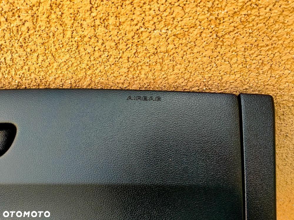 Audi A4 B9 Lift Schowek Pasażera Konsoli Prawy 2024r 8W1880302D - 2
