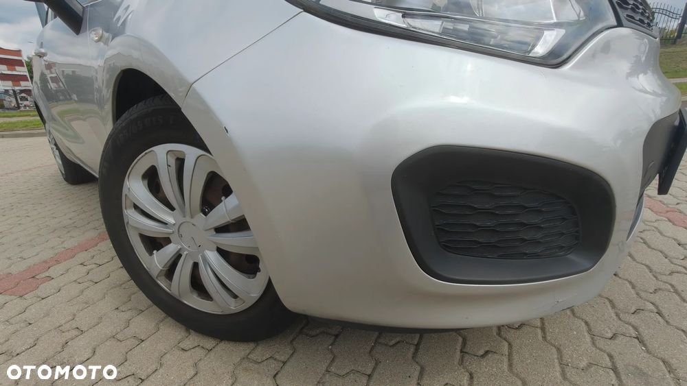 Kia Rio - 8