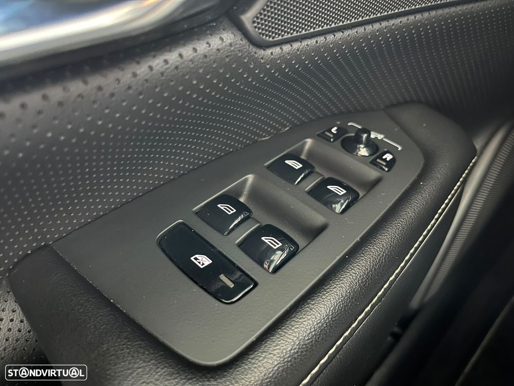 Volvo V90 D4 Geartronic R Design - 33