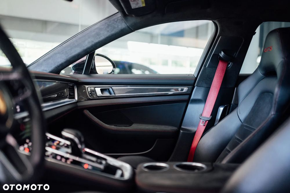Porsche Panamera GTS GPF - 31