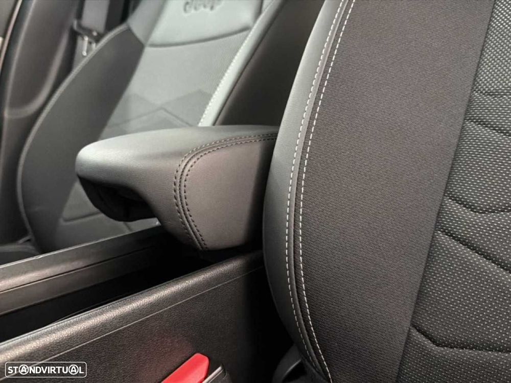 Jeep Avenger 1.2 GSE T3 Summit - 23