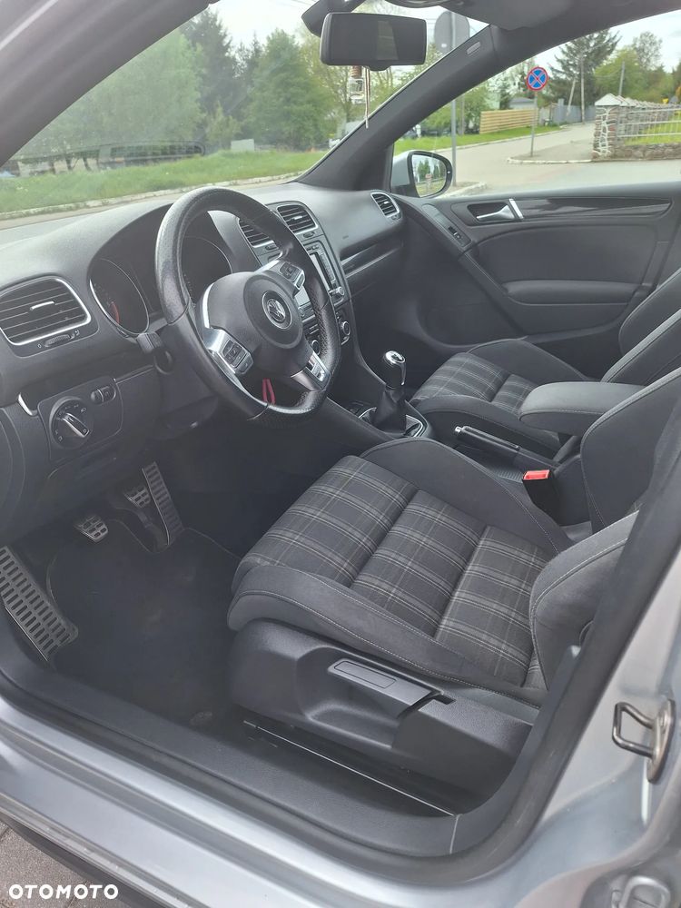 Volkswagen Golf - 12