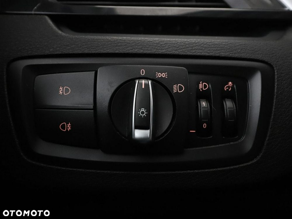 BMW X1 sDrive18d Advantage - 33