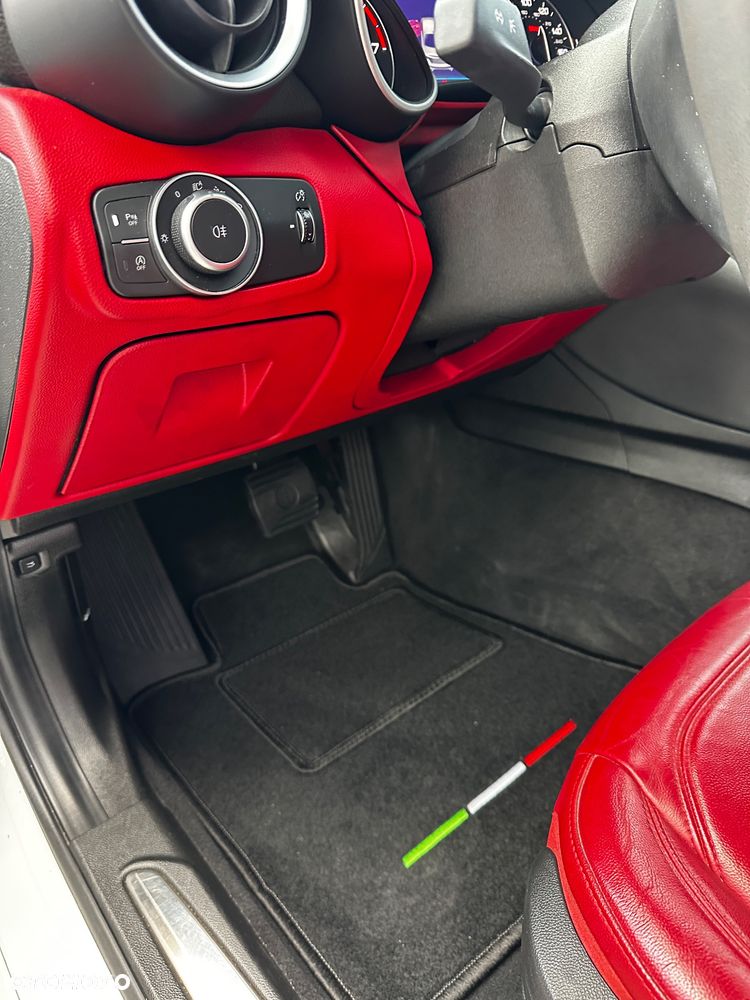 Alfa Romeo Giulia 2.0 Turbo 16V AT8 Veloce Ti - 9