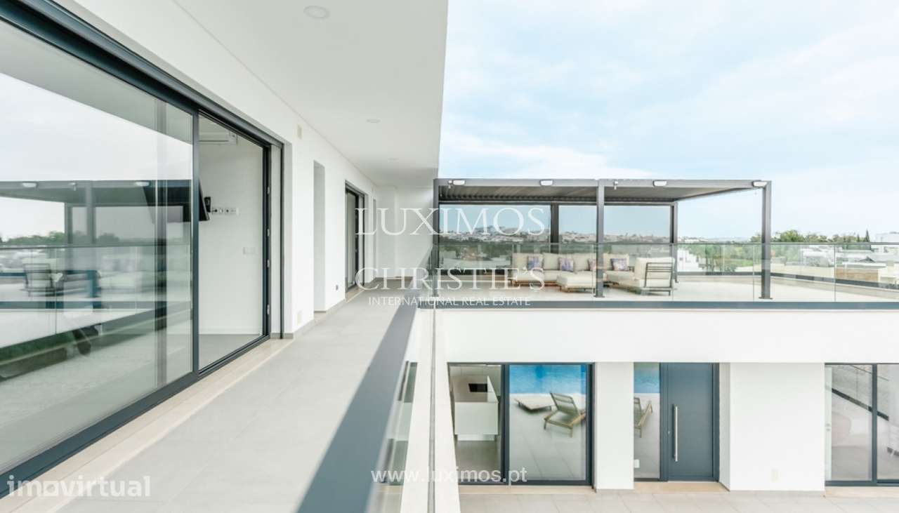 Moderna Moradia V3 com piscina para venda em Alcantarilha, Algarve - Grande imagem: 2/27