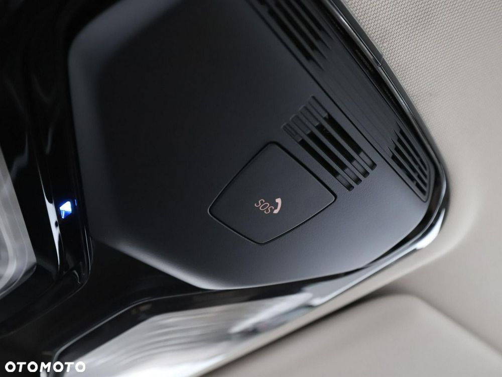BMW Seria 3 320e PHEV M Sport - 38