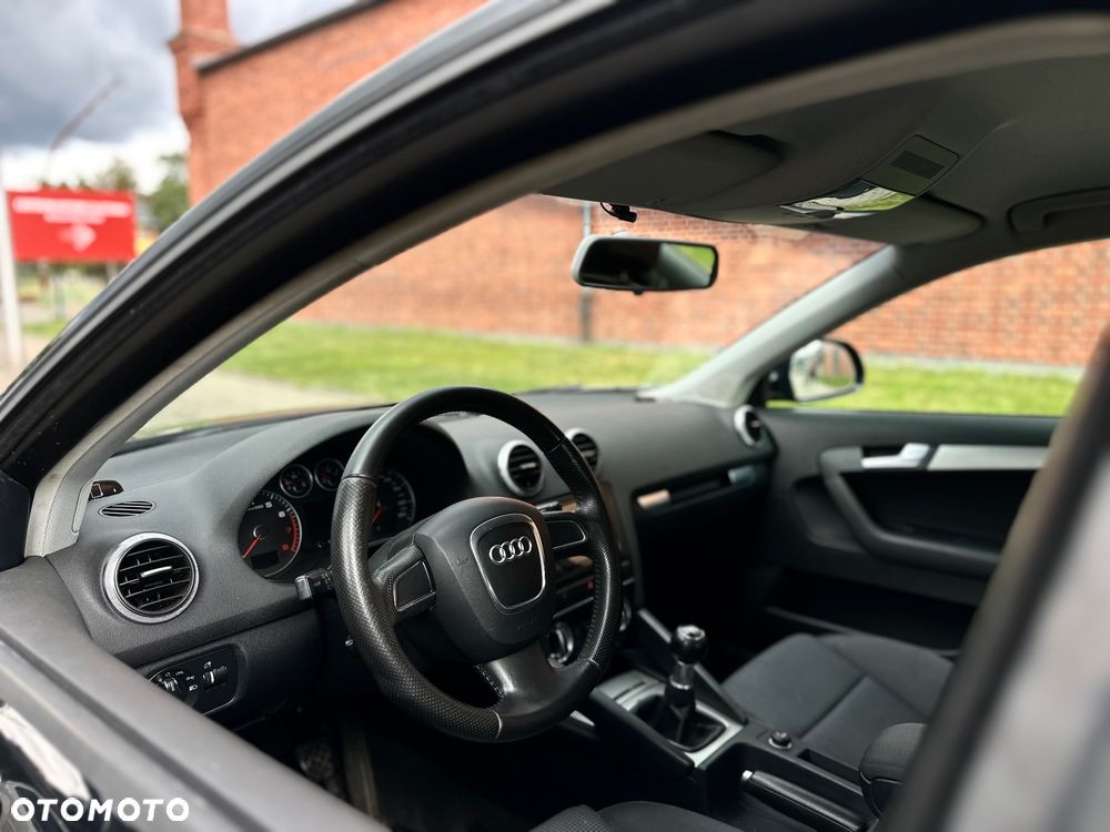 Audi A3 Sportback 1.8 TFSI Attraction - 19