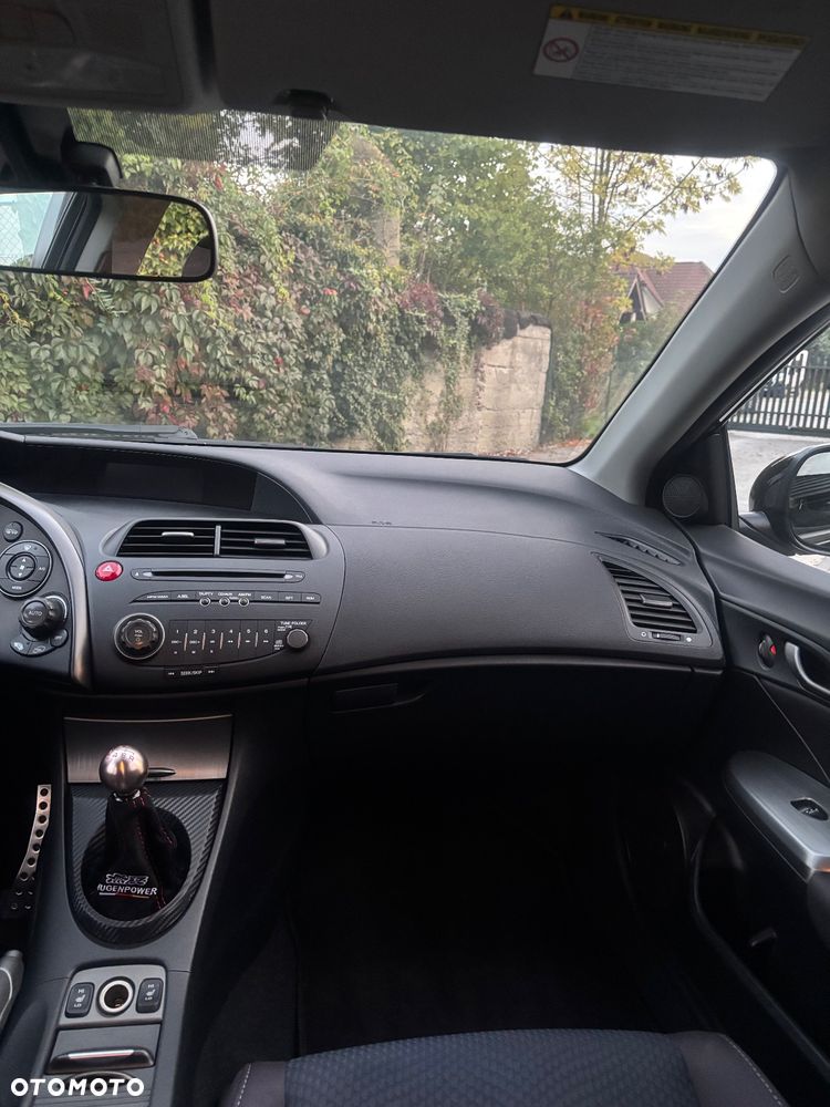 Honda Civic 1.8 Executive - 25