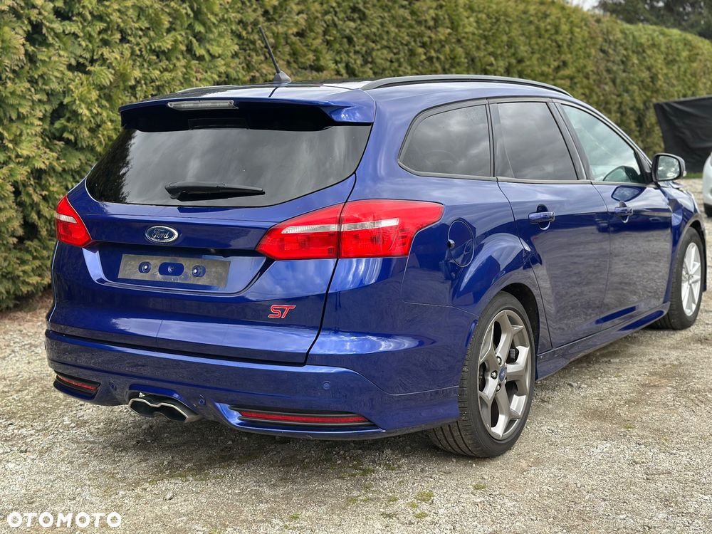 Ford Focus 2.0 EcoBoost ST mit Leder-Sport-Paket - 6