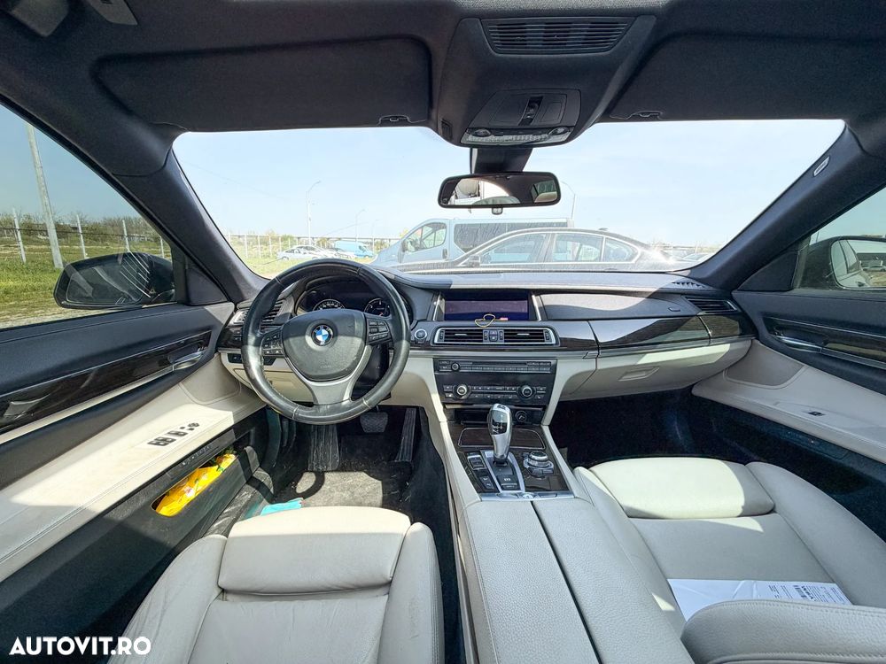 BMW Seria 7 730d xDrive - 22