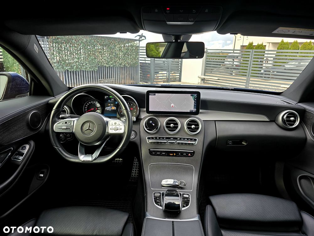 Mercedes-Benz Klasa C 300 4Matic 9G-TRONIC - 25