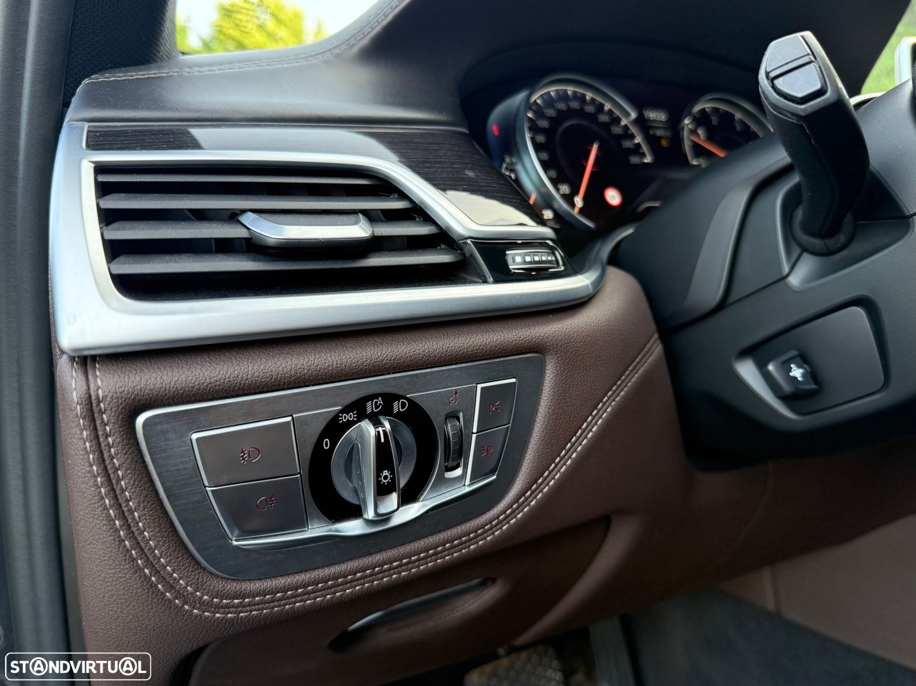 BMW 740 d xDrive Pack M - 14