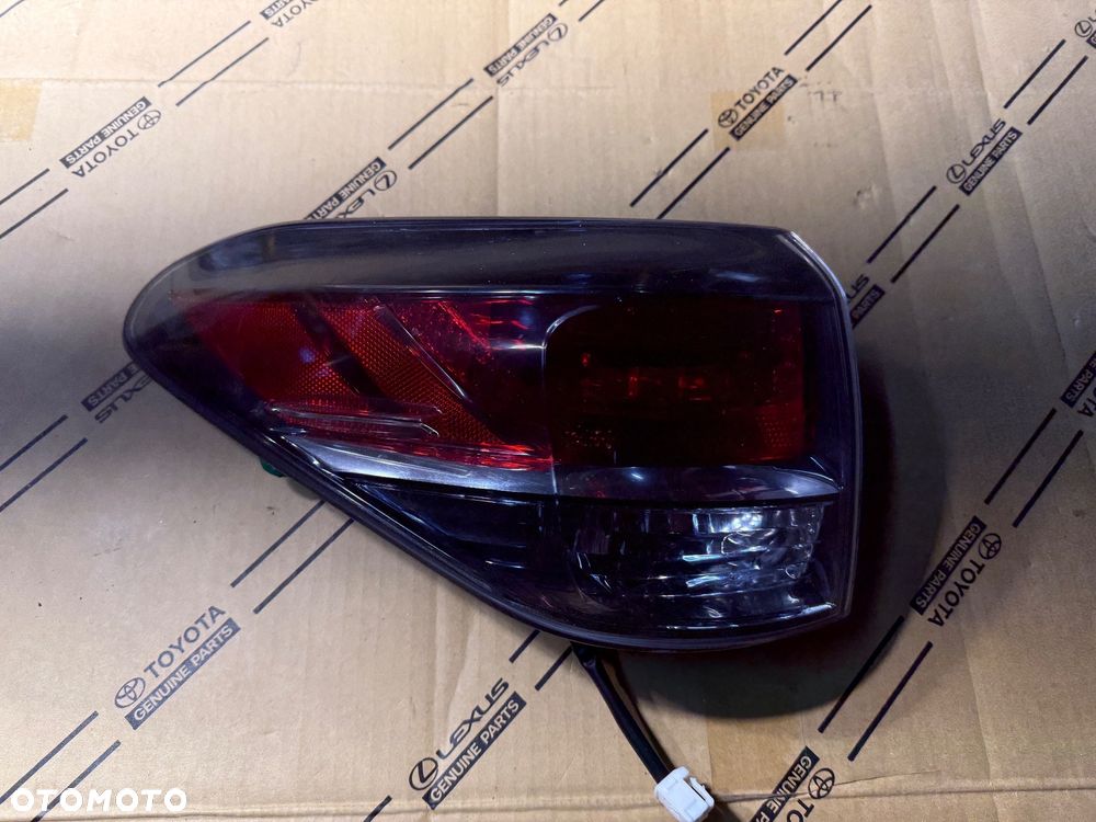 Lampa tylna lewa w karoserię Lexus RX450h 12-15r. - 1