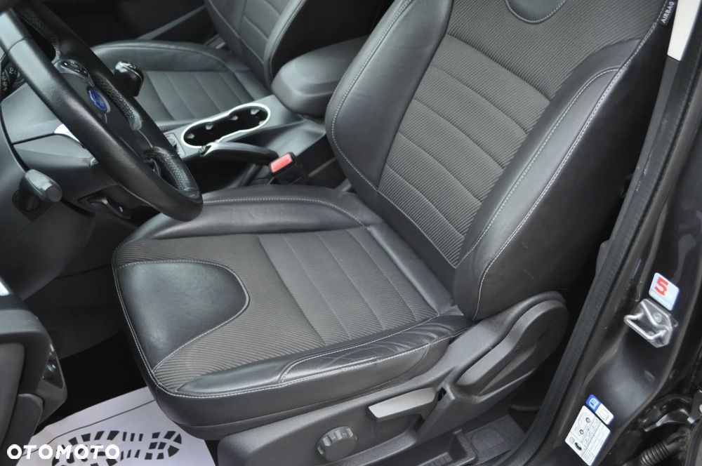 Ford Kuga 2.0 TDCi 2x4 Titanium - 20