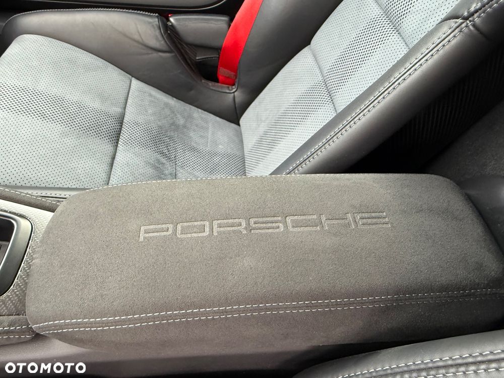 Porsche 718 Boxster Spyder RS - 22