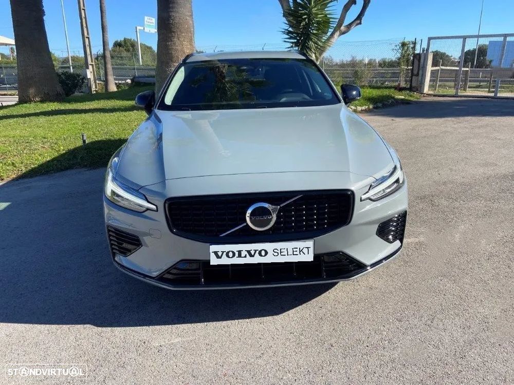 Volvo V60 2.0 T6 AWD TE Plus Dark - 4
