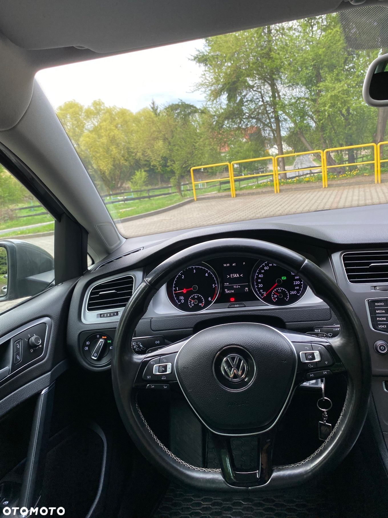 Volkswagen Golf 1.6 TDI BlueMotion Technology DSG Lounge - 30