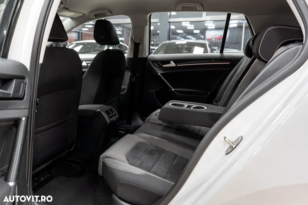 Volkswagen Golf 1.4 TSI BlueMotion Technology DSG Highline - 26