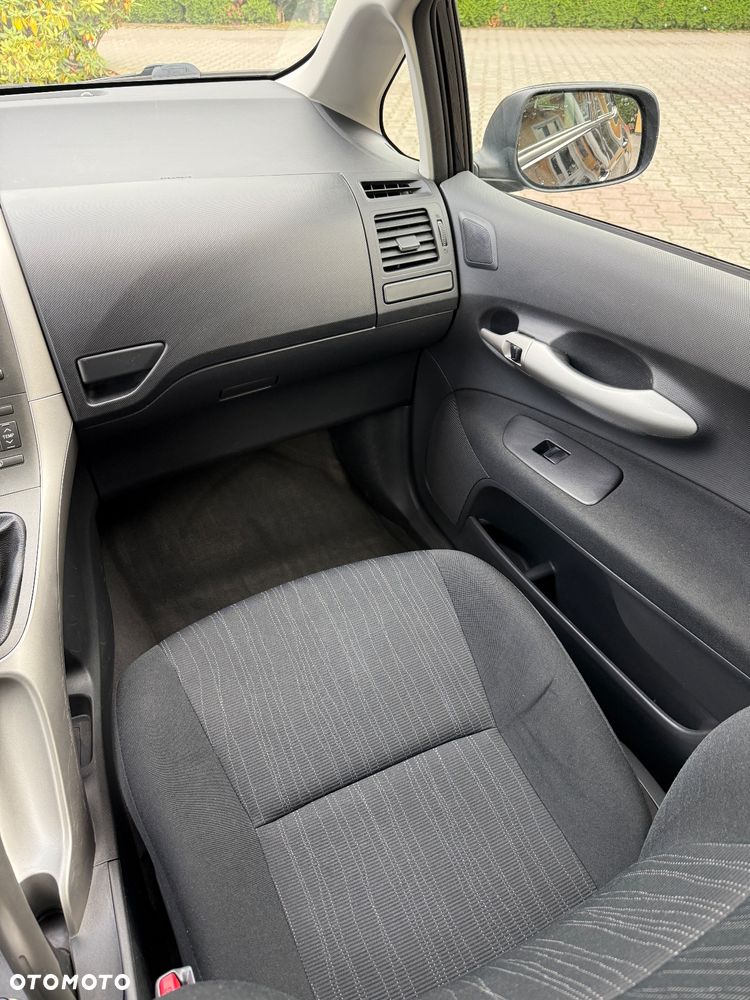 Toyota Auris 1.6 VVT-i Prestige - 22