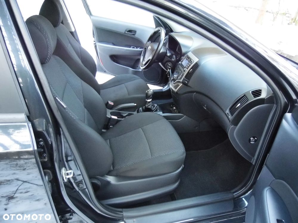 Hyundai i30 i30cw 1.4 blue Comfort - 24