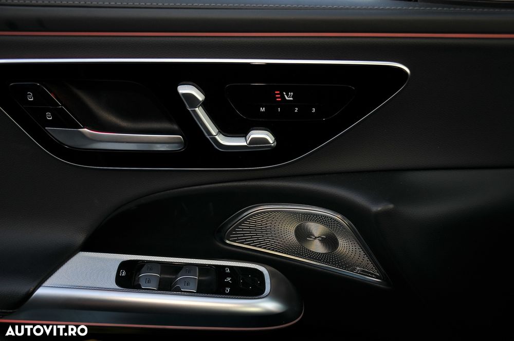 Mercedes-Benz E 400 4MATIC PHEV - 12
