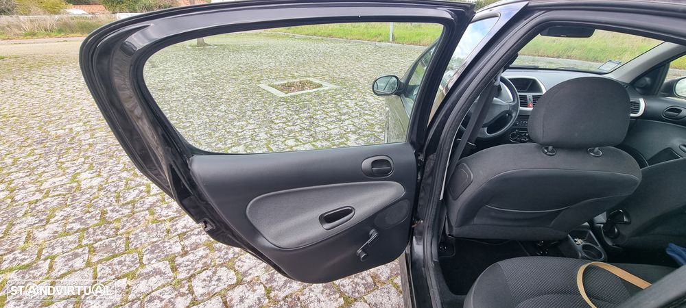Peugeot 206+ 1.1 Urban - 11