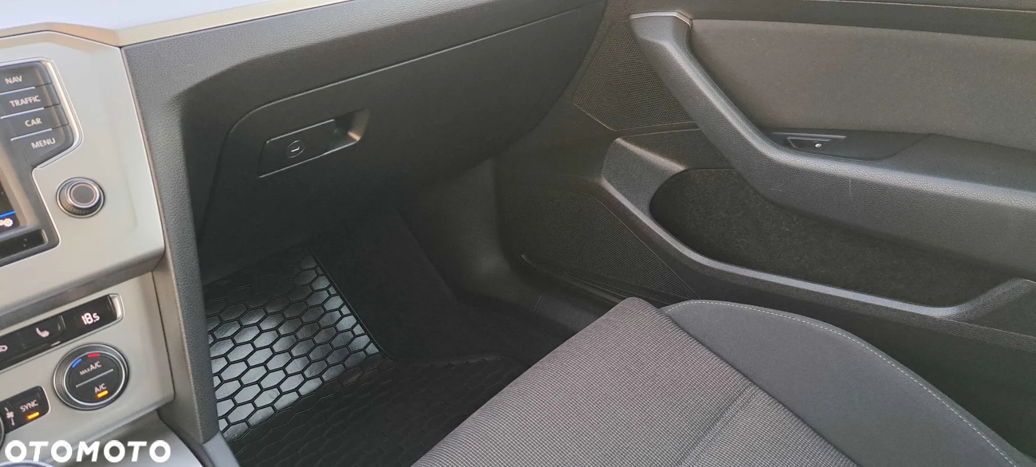 Volkswagen Passat 2.0 TDI BMT Comfortline - 26