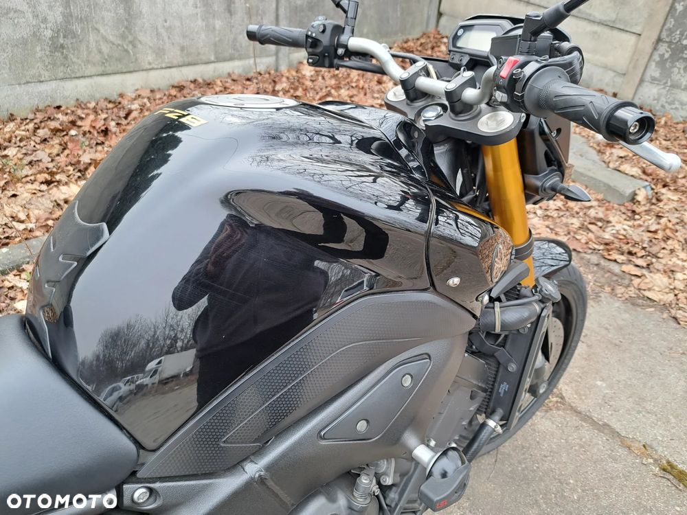 Yamaha FZ - 15
