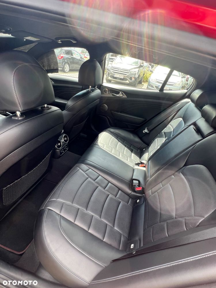 Kia Stinger 3.3 T-GDI V6 GT Prestige Line AWD - 10