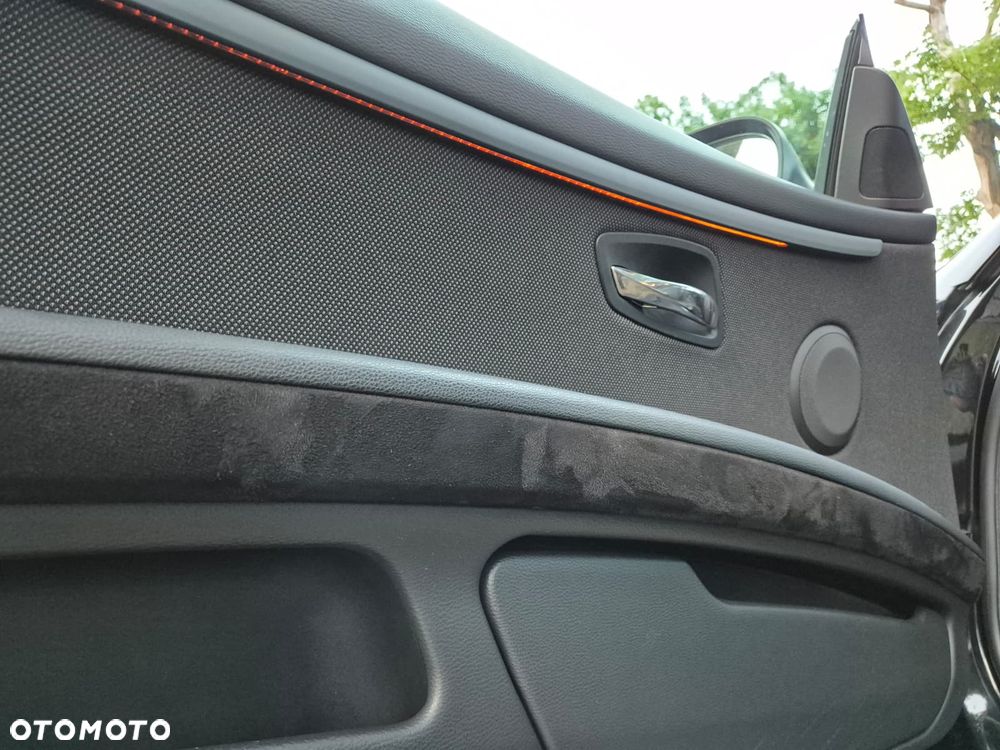 BMW Seria 3 320i - 29