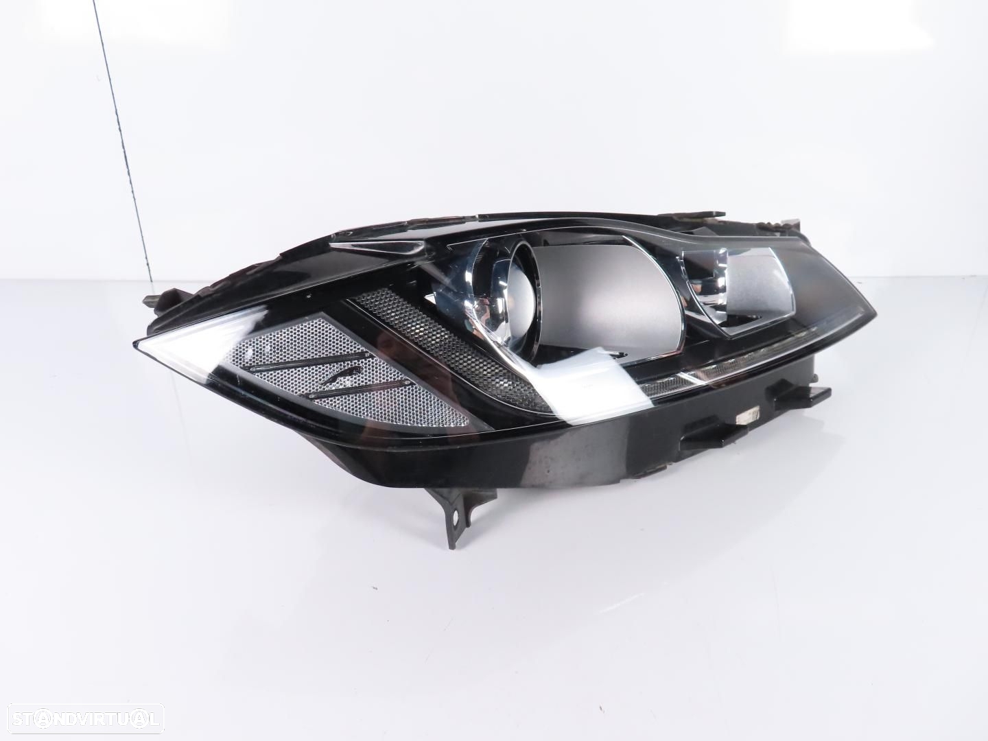 Farol Xenon Direito Usado / Original JAGUAR XF (X260)/JAGUAR F-PACE (X761) GX63-... - 3