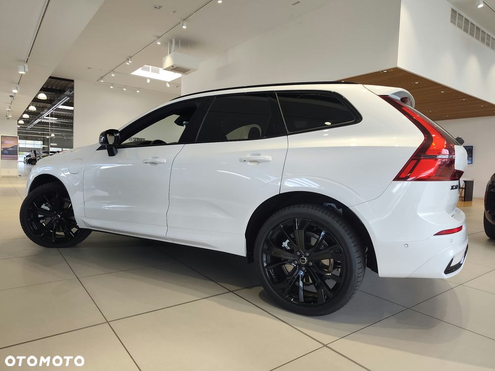 Volvo XC 60 T6 Plug-In Hybrid AWD Ultra Dark - 18