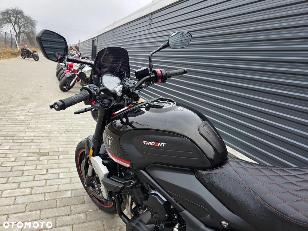 Triumph Trident - 9