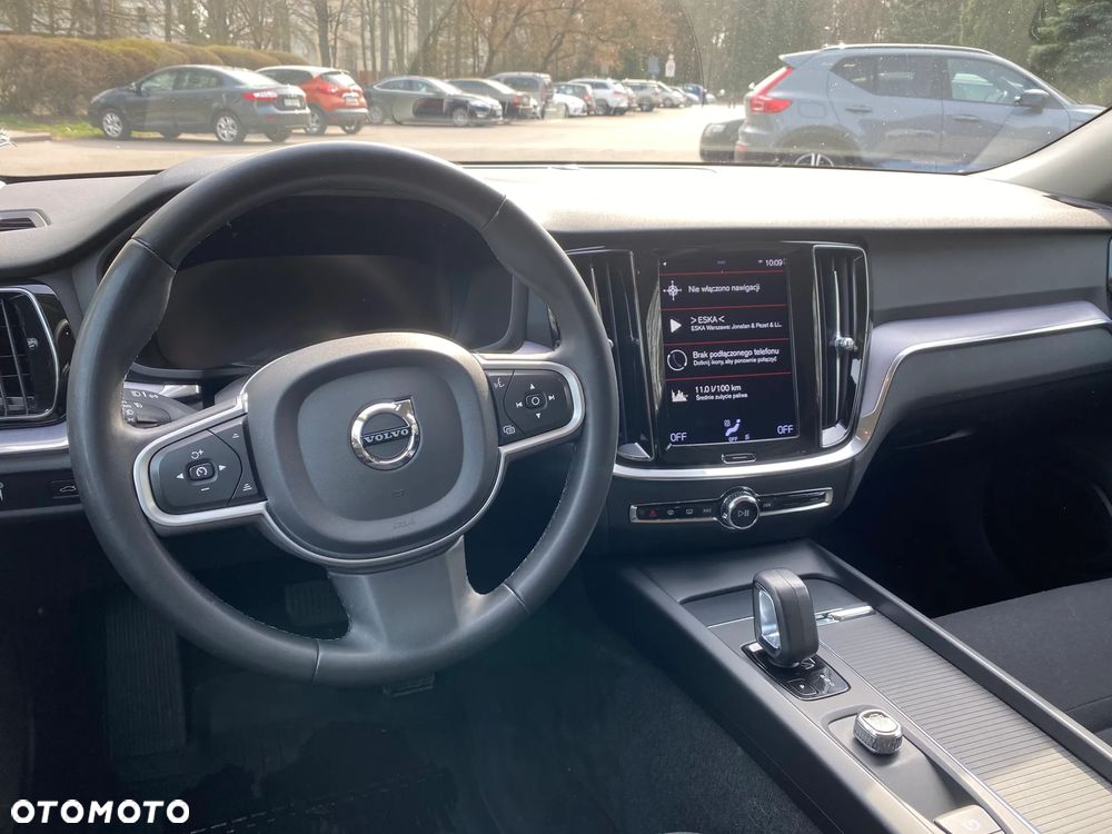 Volvo V60 B3 B Momentum Core - 24