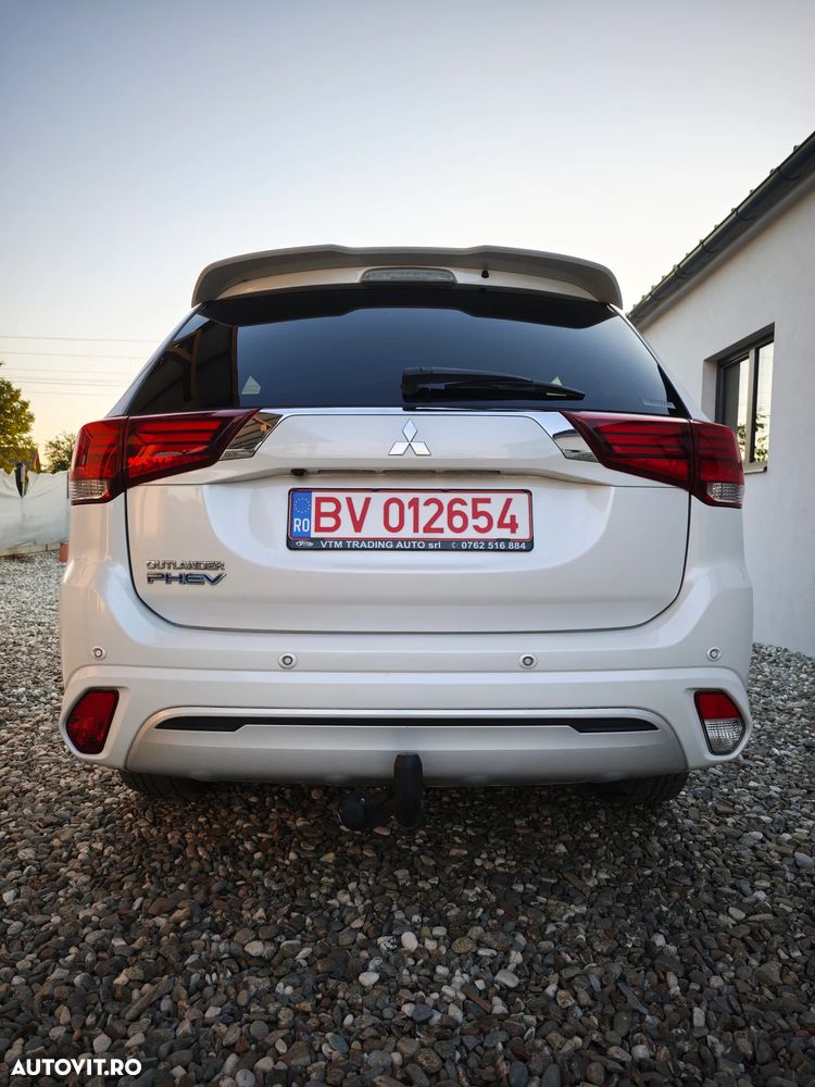Mitsubishi Outlander 2.4 4WD Spirit+ - 11