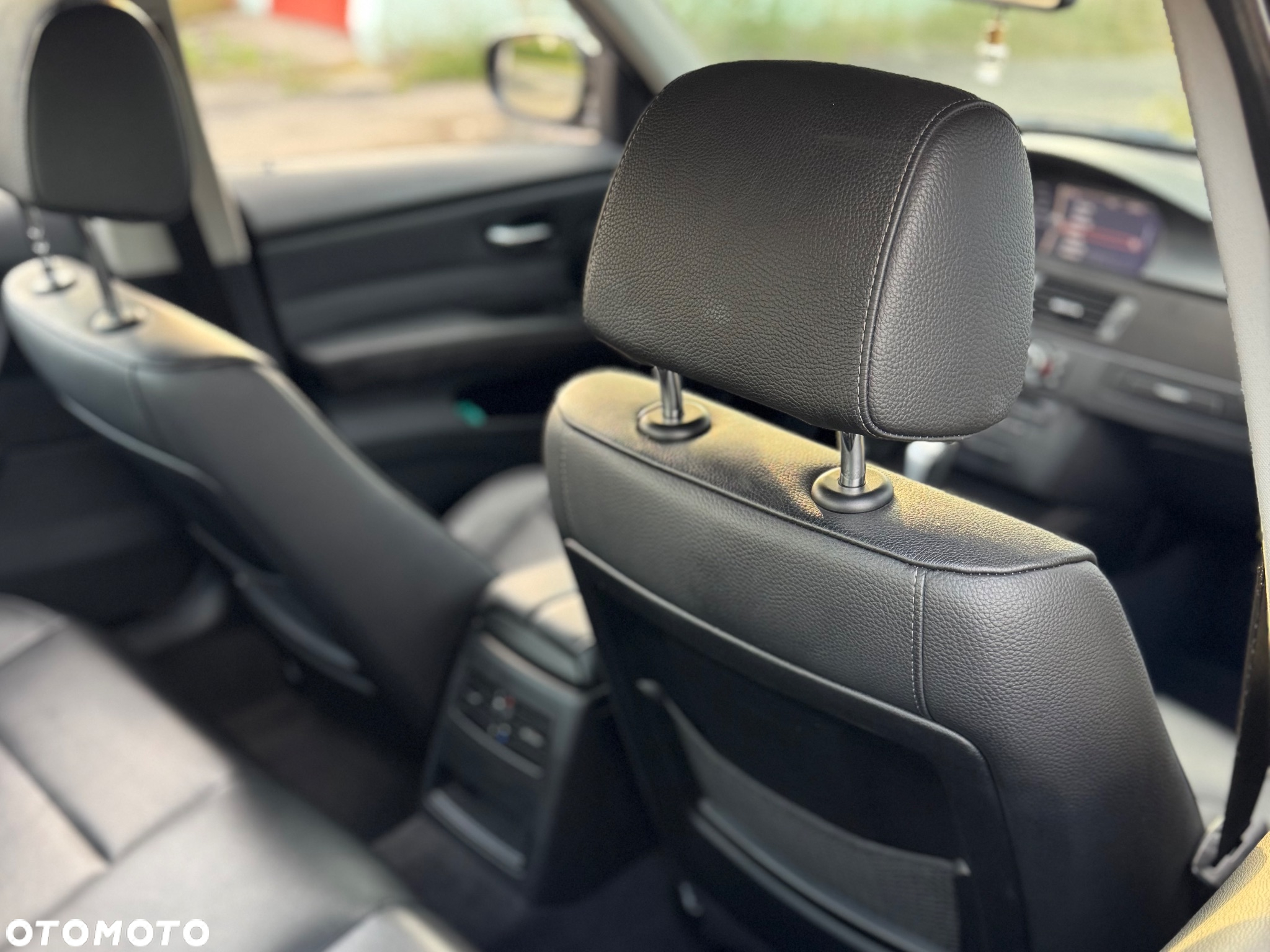 BMW Seria 3 325i - 25