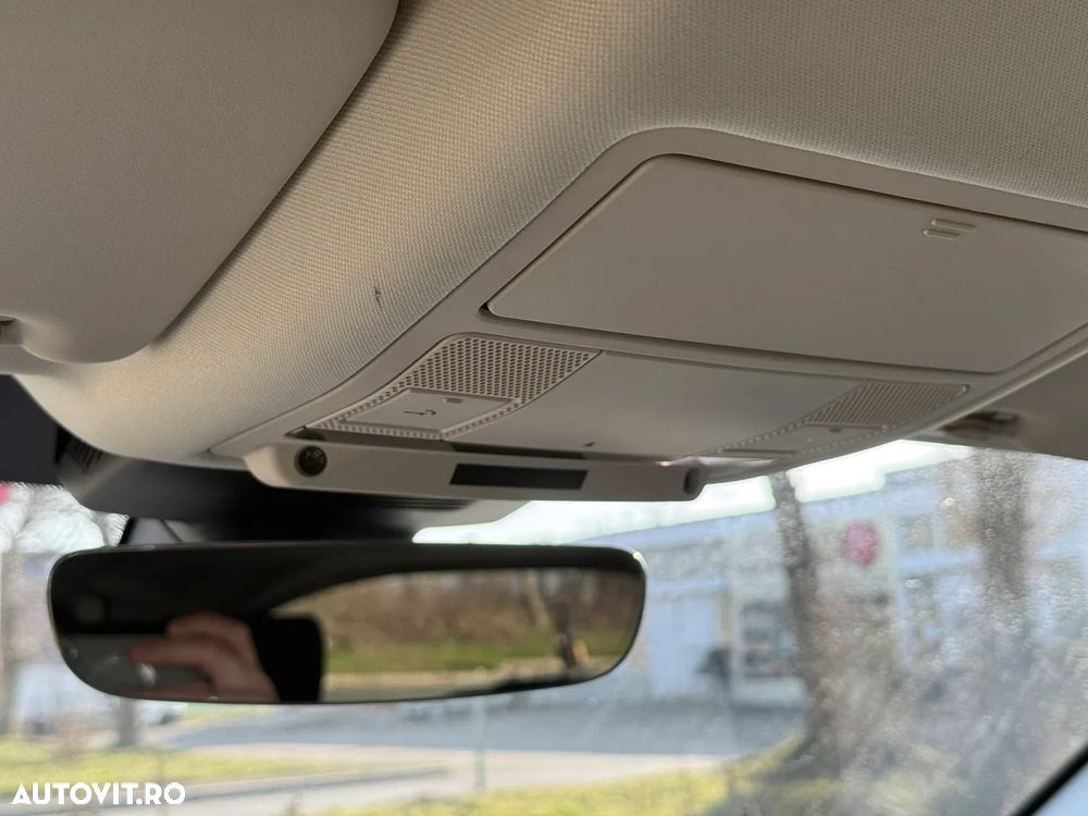 Land Rover Discovery Sport - 16