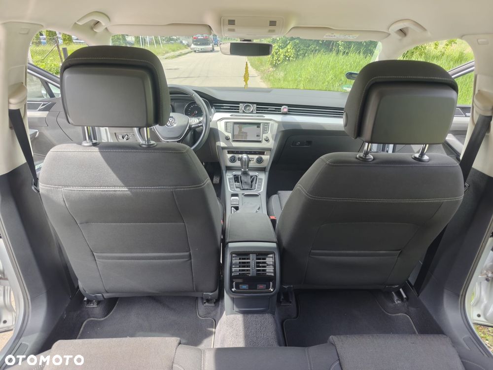 Volkswagen Passat - 21