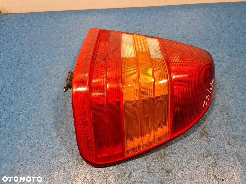MERCEDES W 202 SEDAN LAMPA TYŁ PRAWA ZEWNĘTRZNA - 2