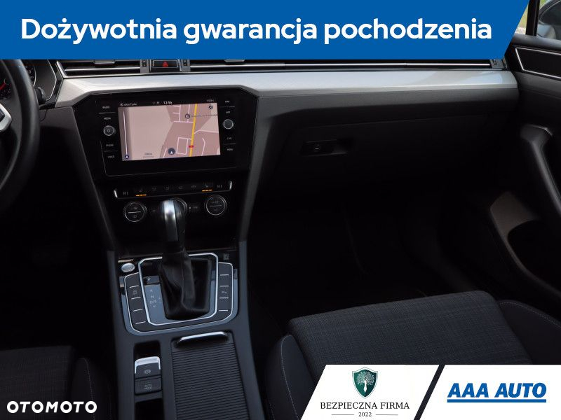 Volkswagen Passat - 9