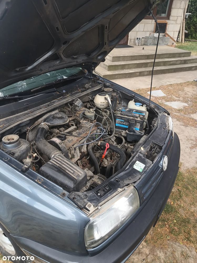 Volkswagen Vento 1.8 GL - 12