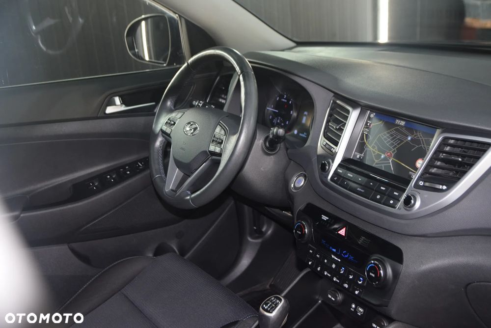 Hyundai Tucson 2.0 CRDi 4WD Automatik Advantage - 16