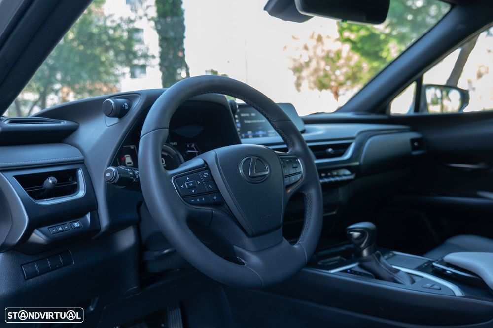 Lexus UX Special Edition (LCA) — fotografia 22