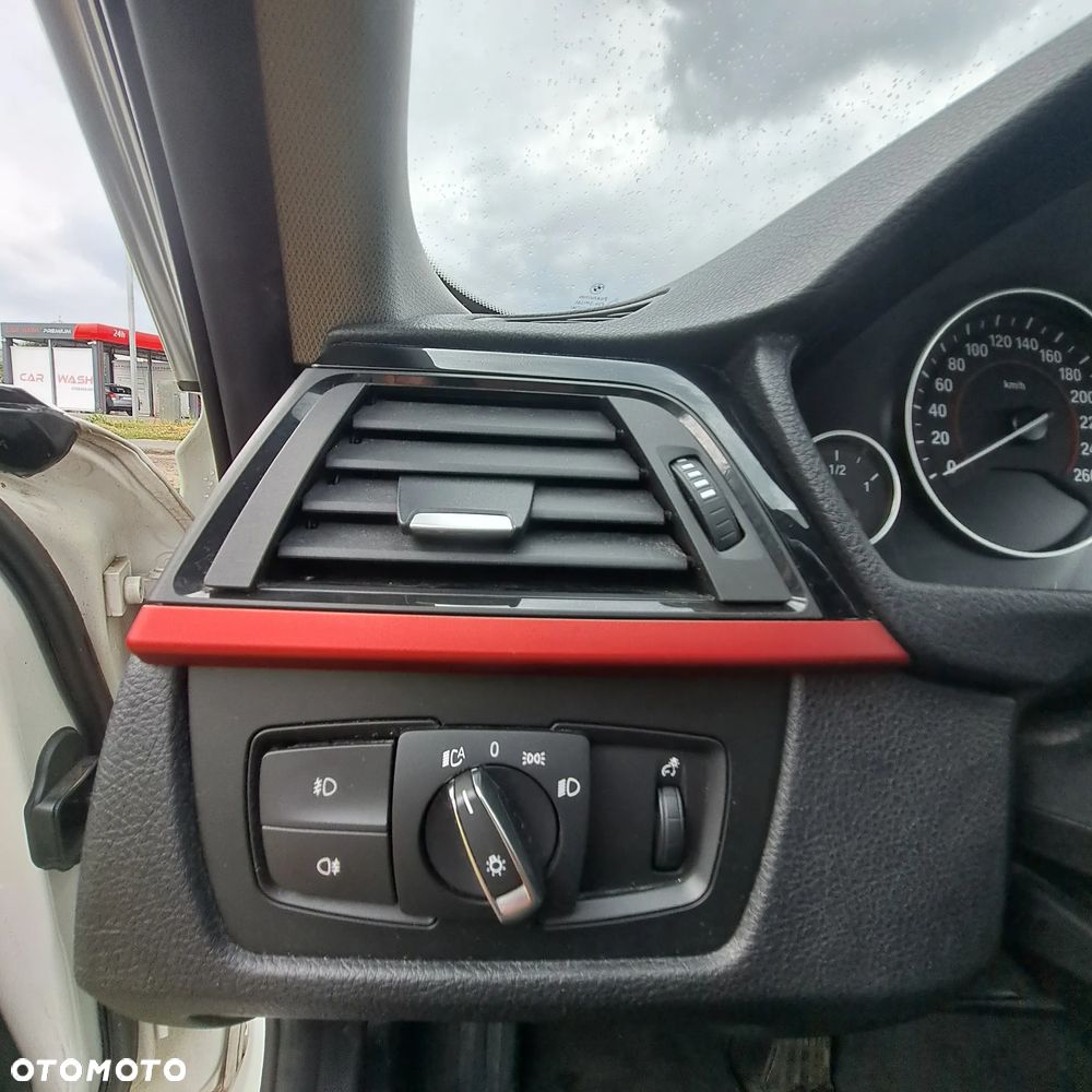 BMW Seria 3 320i Efficient Dynamics Edition Sport Line - 24
