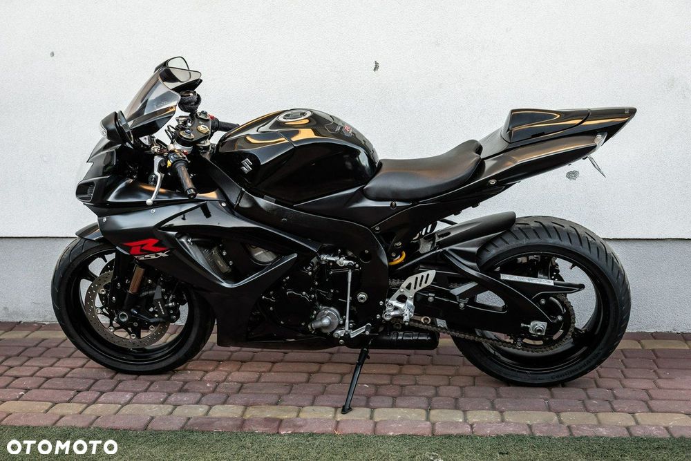 Suzuki GSX-R - 6
