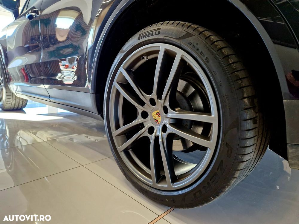 Porsche Cayenne Tiptronic S - 27
