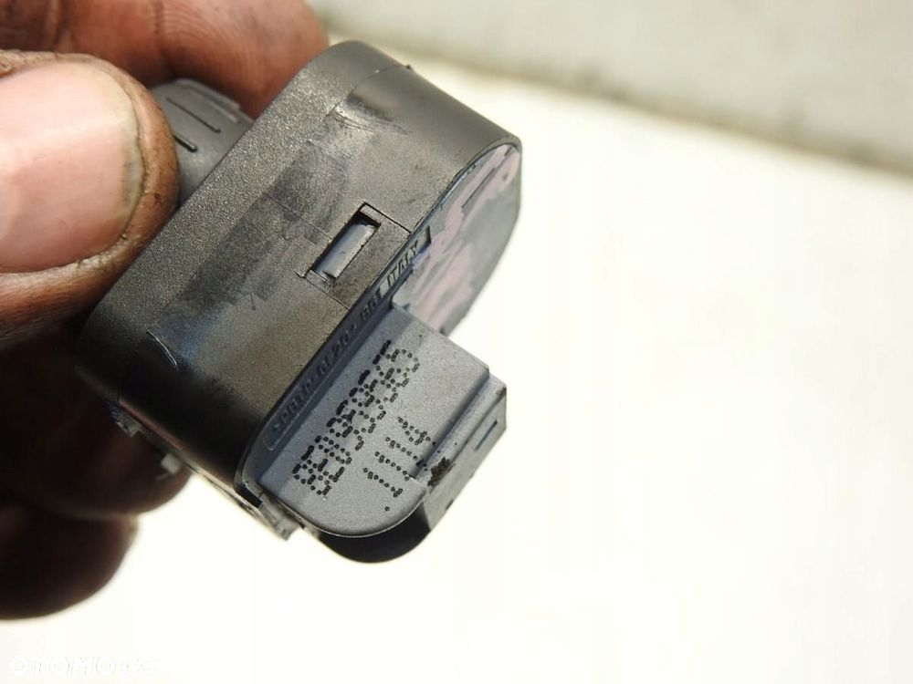 PRZEŁĄCZNIK REGULACJI LUSTEREK AUDI A1 8X 8E0959565 - 5