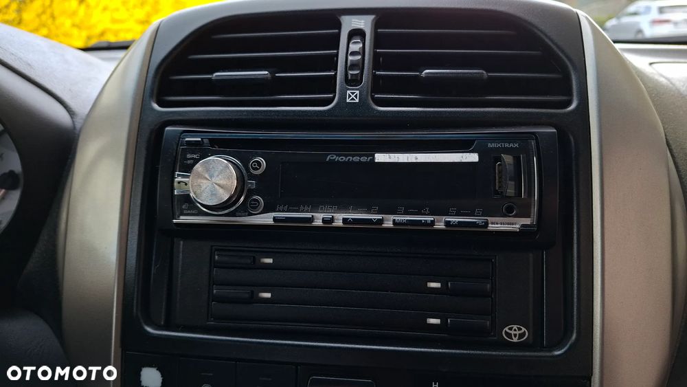 Toyota RAV4 1.8 VVT-i Terra 2WD - 27