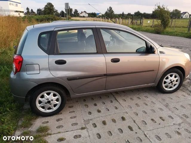 Chevrolet Aveo 1.2 16V Base - 6
