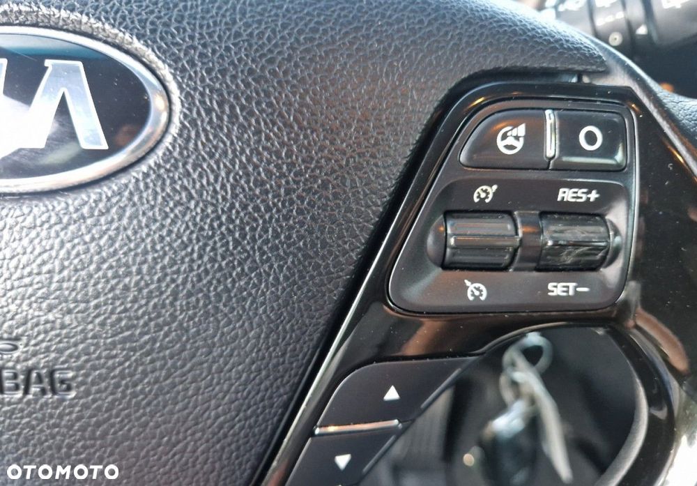 Kia Ceed 1.6 GDI Fifa World Cup Edition - 23